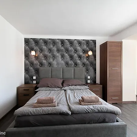 Platinum Homestay *